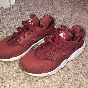 Maroon snakeskin Nike Huarache shoes